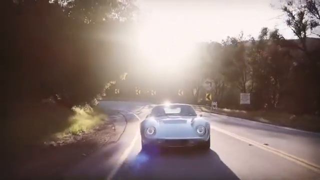 1965 Shelby Cobra Daytona Coupe смотреть онлайн