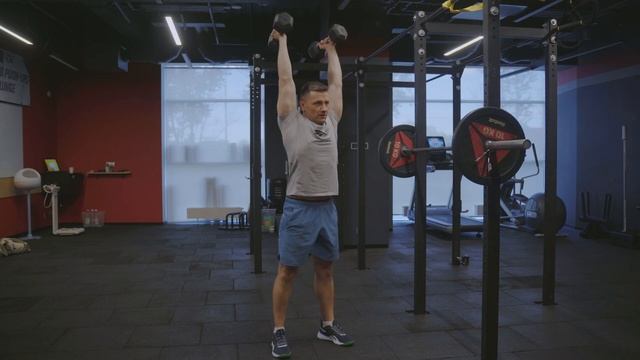Жимовой швунг двух гантелей/ DB Push Press смотреть онлайн