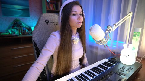 Беседуем и поём под фортепиано | #ламповыйстрим #девушкастримит