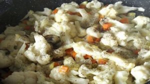 Омлет с цветной капустой и кабачками