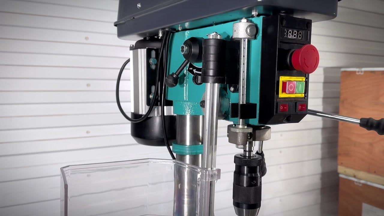 Сверлильный станок AURA CM-0116V/220 смотреть онлайн