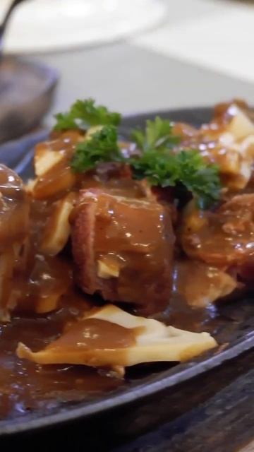 Cleanest Tasting Bulalo in Tagaytay? | #shorts | Spot.ph смотреть онлайн