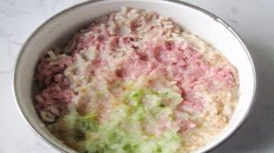 Котлеты из индейки  с молоком и манной крупой.