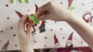 Лепим клубнику из воздушного пластилина