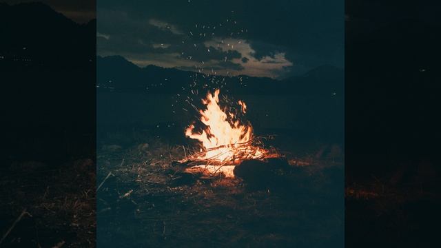 Угольки в костре трещат смотреть онлайн