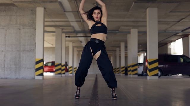 Dino Stanley - Fitness Only. Dance by Female Model смотреть онлайн