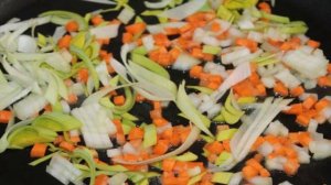 Сливочный суп с луком пореем и курицей