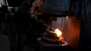 Кузнец топоров Ангелина Аргани Арган | Blacksmith Axe Angelina Argani Argani