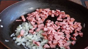 Суп с цветной капустой и сарделькой