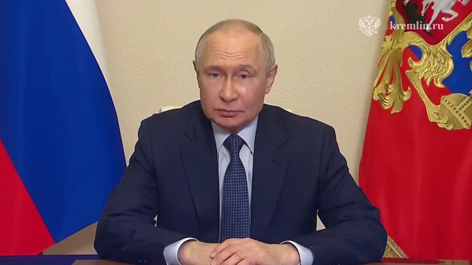 Путин обсудил с Совбезом тему вовлечения молодежи в противоправную деятельность