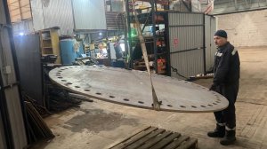 Изготавливаем заглушки большого диаметра (до 4 метров в диаметре) по различным стандартам.