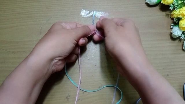 How to make easy bracelets / Macrame bracelets from sewing thread смотреть онлайн