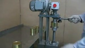 Полуавтоматическая закаточная машина для жестяных и стеклянных банок