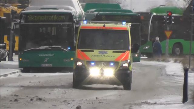 Ambulance Malmö driving with sirens and lights to hospital смотреть онлайн