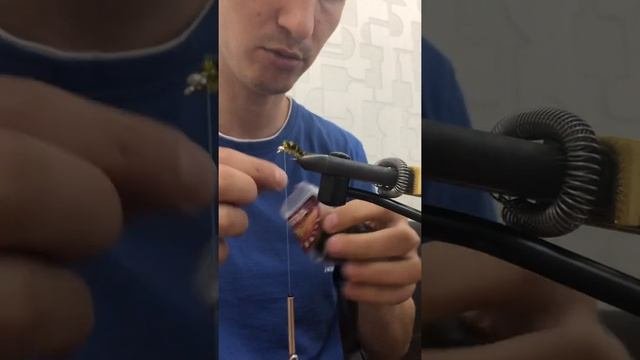 Изготовление ловчей мушки на хариуса !!!