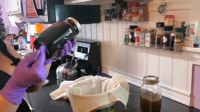 Lets Make Tinctures Part 2! How I Strain My Tinctures