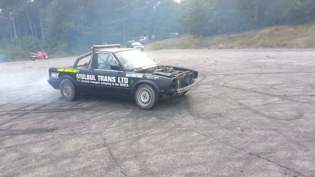 Bmw e30 pickup burnout & drift смотреть онлайн