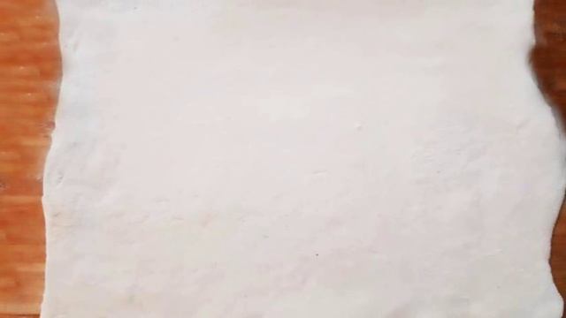 Слоеные пирожки с яблоками