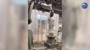 Робот Микеланджело: Monumental Labs использует роборуку для создания произведений искусства