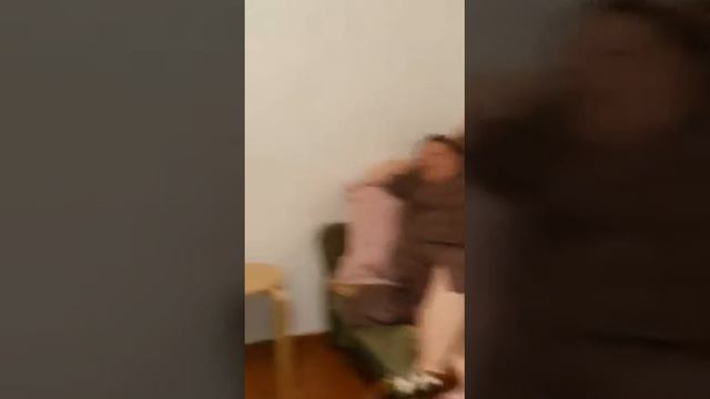 Девушка поет ZAZ смотреть онлайн