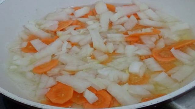 Постные щи с квашеной капустой и пшеном