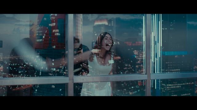 ВНИЗ / РУССКИЙ ТРЕЙЛЕР