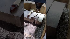 наковальня на сучкорез.