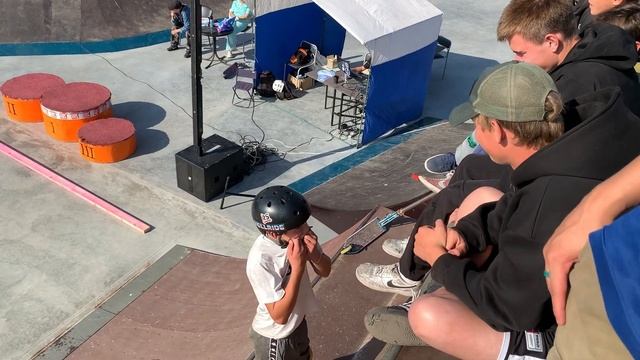 КОНТЕСТ В КУНГУРЕ | НОВЫЕ ФИГУРЫ В КУНГУРСКОМ ПАРКЕ (Влог 4) смотреть онлайн