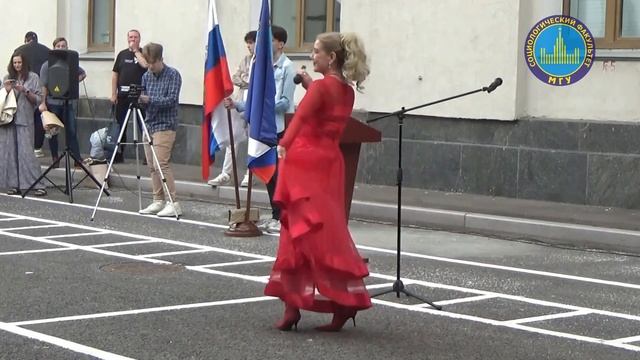 АНСАМБЛЬ КАЗАЧИЙ ДЮК ВЫСТУПИЛ ДЛЯ ВЫПУСКНИКОВ МГУ смотреть онлайн