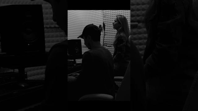 Mehrangezi Hasanzod/ Faryod ba Faryodras cover смотреть онлайн