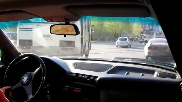 BMW E34 - городская езда.