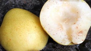 Карамелизированная груша фаршированная сладким творогом