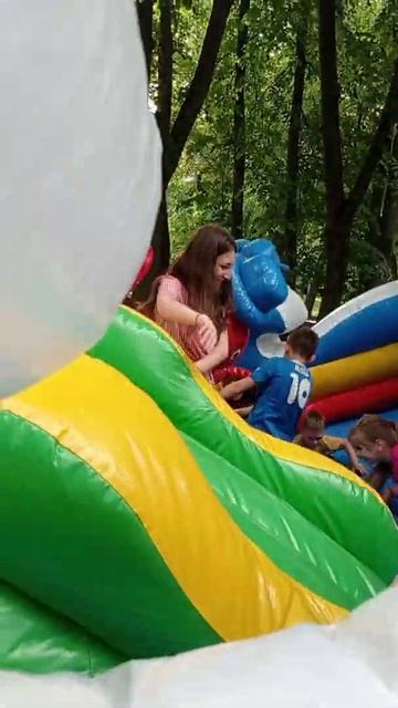 Сумасшедший батут смотреть онлайн