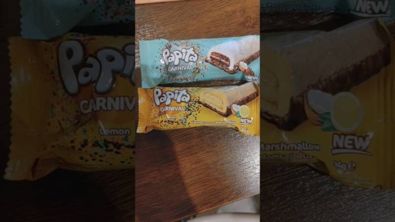 БИСКВИТНОЕ ПИРОЖНОЕ PAPITA CARNIVAL С ШОКОЛАДНОЙ НАЧИНКОЙ И С ЛИМОННОЙ НАЧИНКОЙ В КОКОСОВОЙ ОБСЫПКЕ