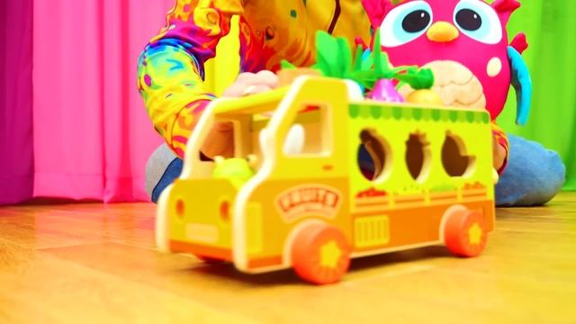 Приключения Маши и совенка Хоп Хопа  Играем в догонялки собираем пазлы и овощи!