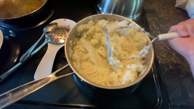 Конец школы/Что готовила?/Реклама/Уборка двора смотреть онлайн