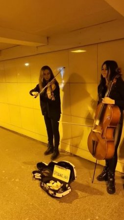 Виртуозные музыкантки в центре Питера.