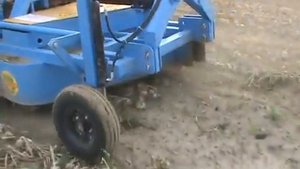 Обрезчик ботвы лука производства KRUKOWIAK