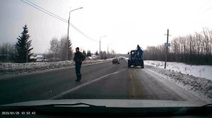 Ангелы рулят👼👼👼... у трактора Беларус, отвалилось колесо. Спасло чудо...
