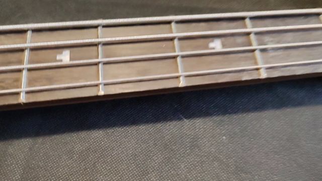Обзор сборки китайской реплики Fender Precision Bass чёрный с палисандровой накладкой грифа смотреть онлайн