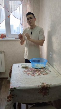 Перемешиваем продукты для Сырников