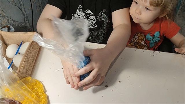 Красим яйца на пасху. Необычный способ окраски яиц рисом