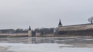 Псков вид на Кром