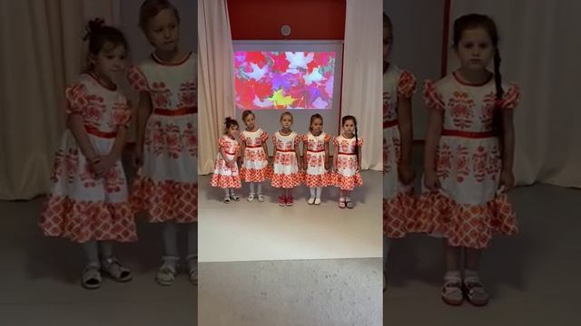 Детская песня "Осень золотистая"