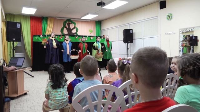 Народный театр куклы и юного актёра «Волшебники» побывал в гостях у ребят детского сада №5 . смотреть онлайн