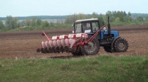 САРЭКС МТЗ 1221 на посеве кукурузы.