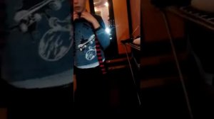 крутой трюк с веревкой на шее