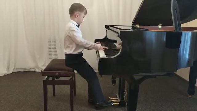 В кузнице. С. Майкапар. Исполняет Баранов Данила 8 лет. смотреть онлайн