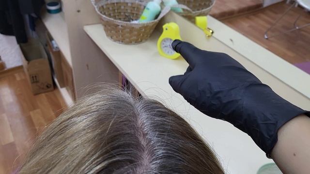 "Сделайте мне корни посветлее!",- сказала Марина. Исполняю👌👌👌. На седых волосах. смотреть онлайн