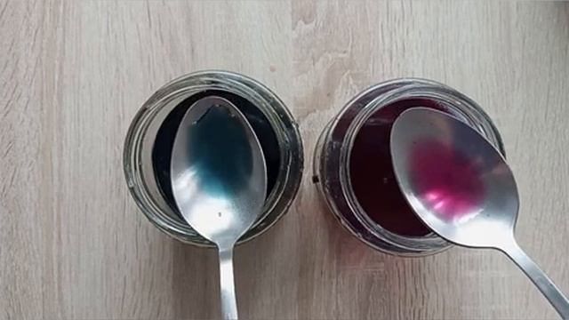 😊Как покрасить голубые мраморные яйца на Пасху. Как красиво покрасить яйца 😊